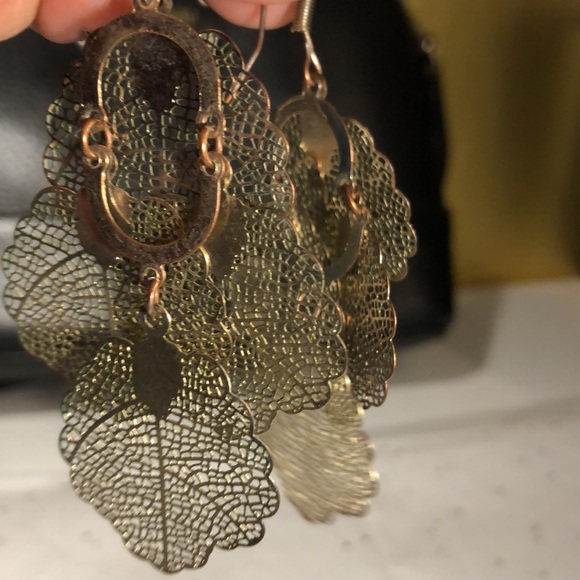 Earrings feathery light and filigree dangled layered look - Picture 3 of 5